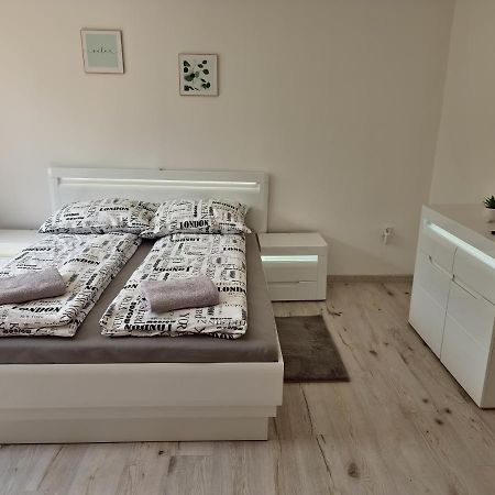 Kukabura Apartment คาโตวีตเซ ภายนอก รูปภาพ