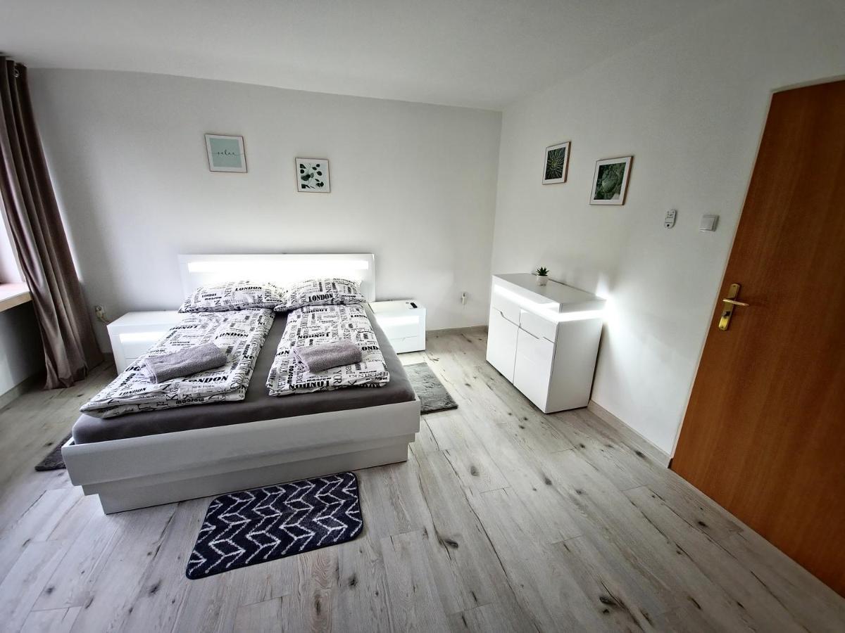 Kukabura Apartment คาโตวีตเซ ภายนอก รูปภาพ